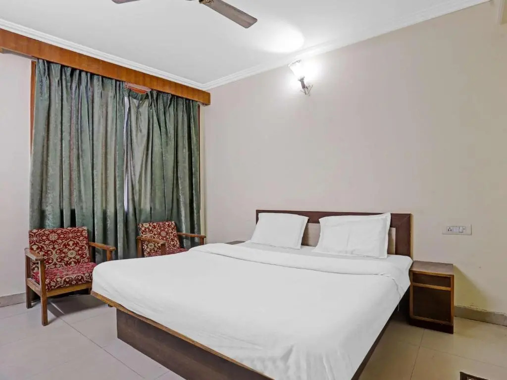 OYO 84081 Hotel Suhani Katra