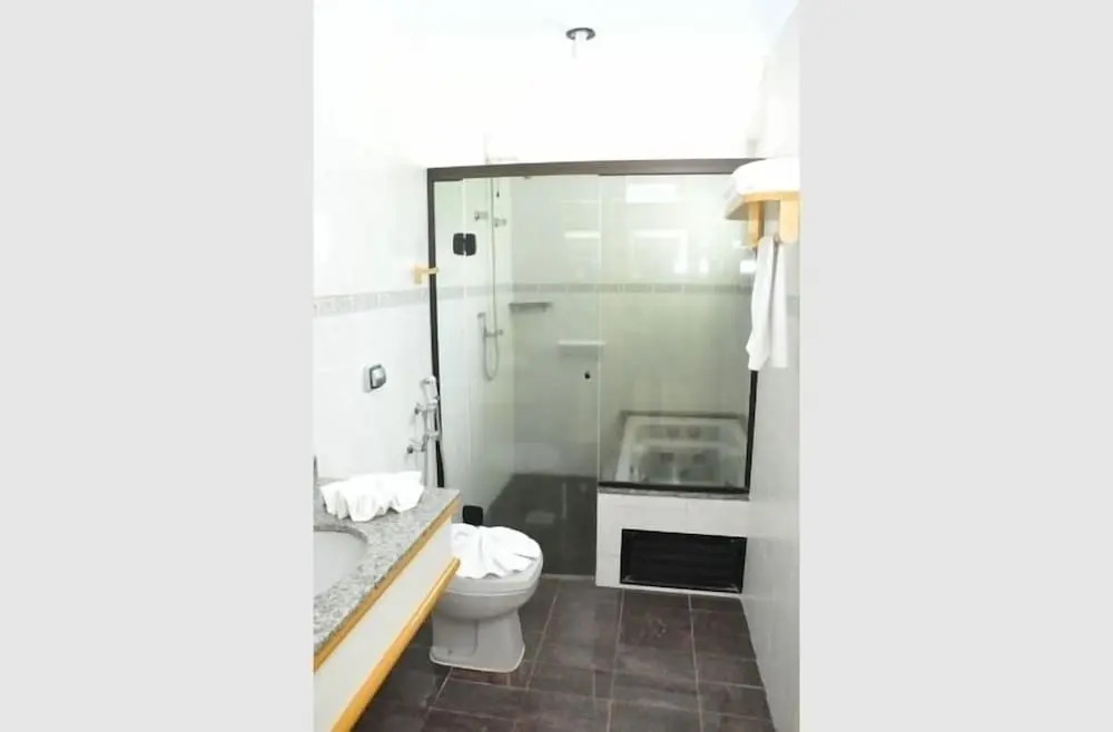 Rovi Plaza Hotel