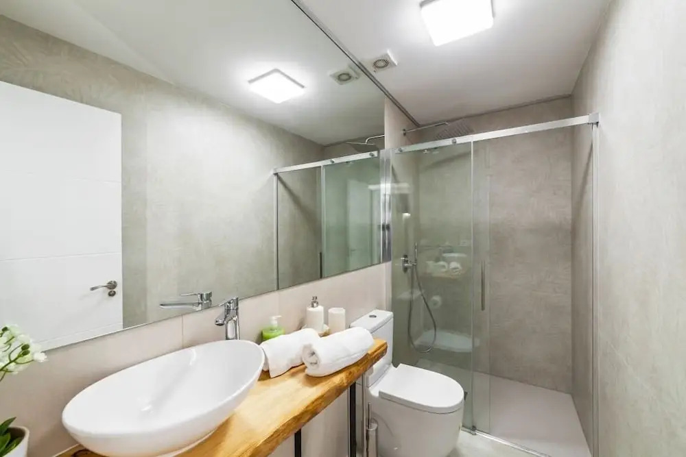 Bright & Spacious Three Bedroom Apartment in Centro