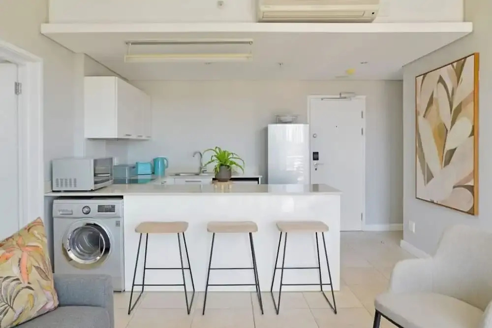 Modern 1-bed V A Waterfront Canal Harbor Views