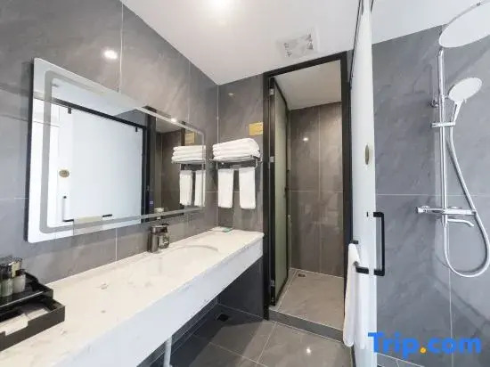Boyue Smart River View Hotel