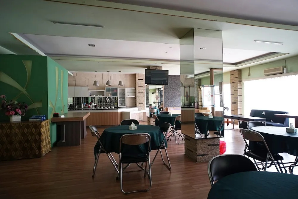 Bandara Hotel Balikpapan by OYO Rooms