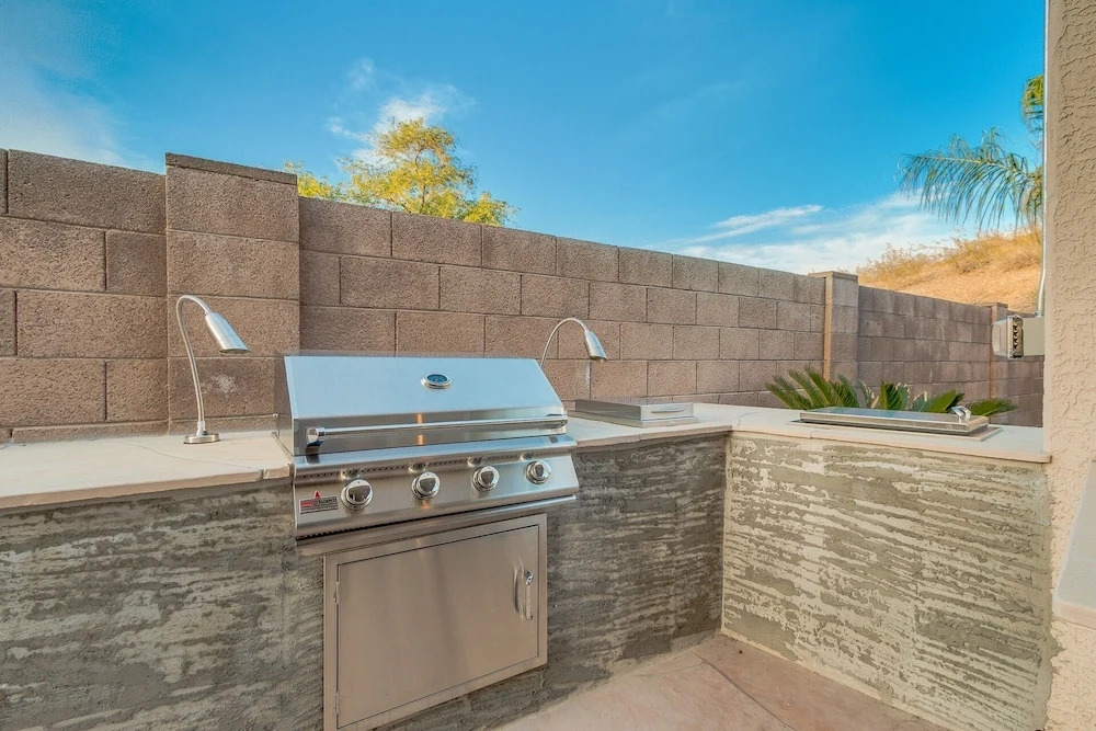 12th Way - 4 Br home by RedAwning