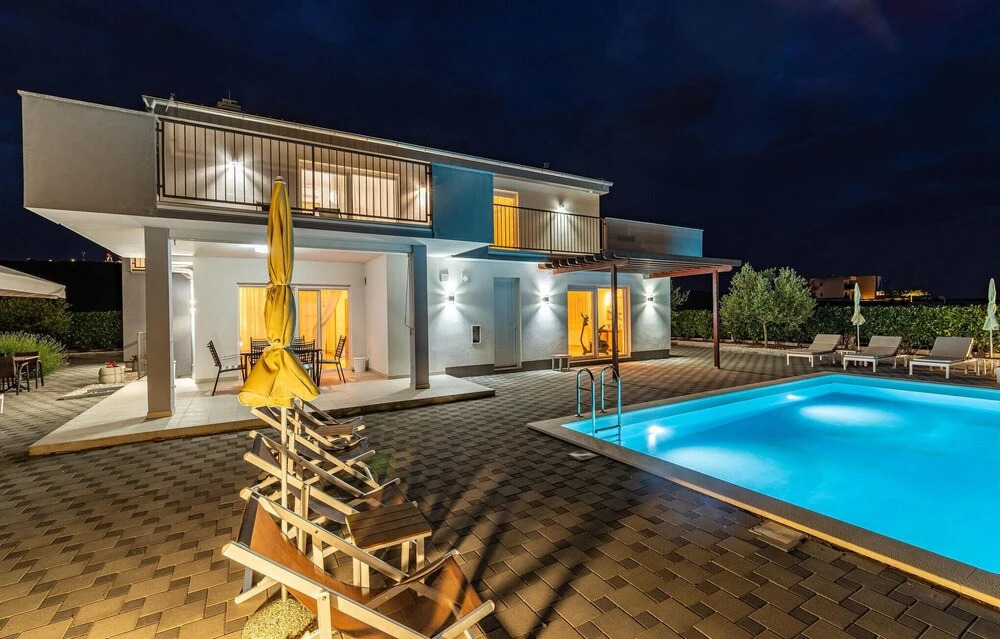 Amazing Home in Debeljak with Outdoor Swimming Pool, Hot Tub & 4 Bedrooms