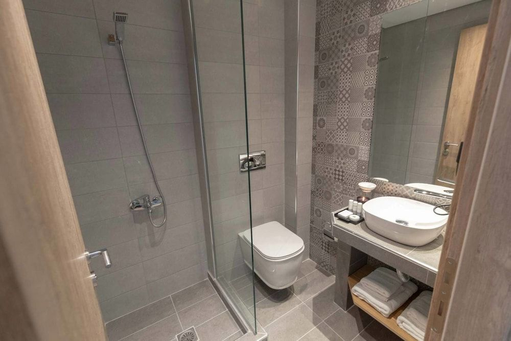 Grand Port Suites