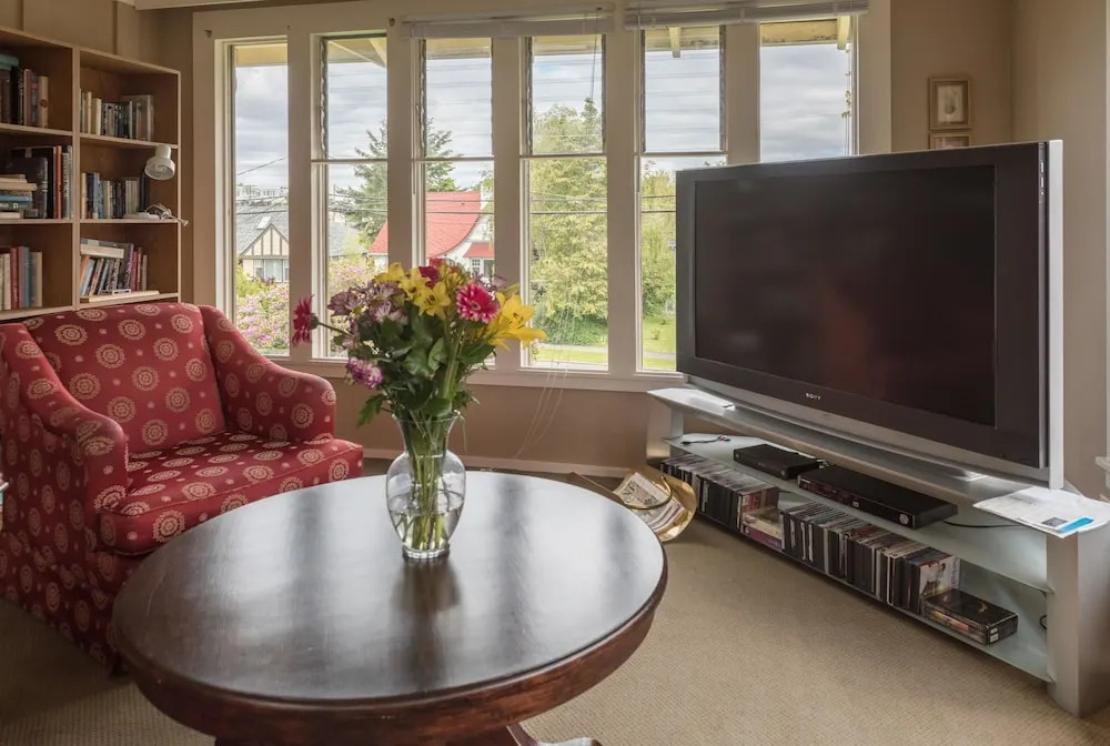 Oak Bay Guest House