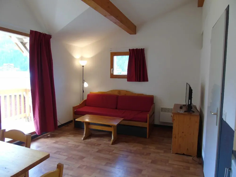 Lou Services Apartment CB40 LSI 001