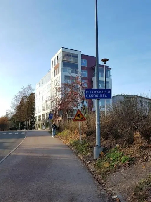 Cosy and quiet 1 br apartment - 7 min airport