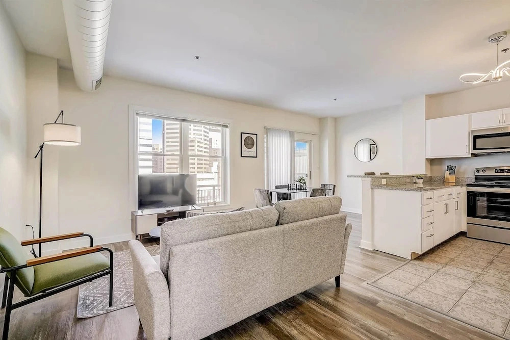 TWO CozySuites Apt w Skybridge Access 4