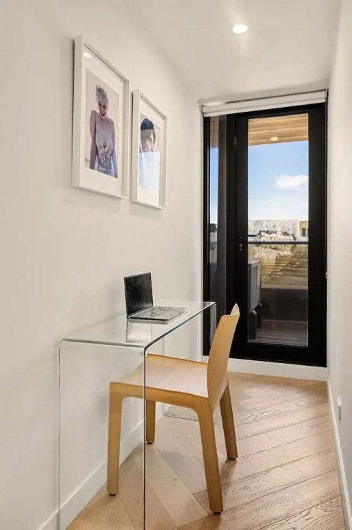 Bright 2-bed Apartment in Fitzroy's Heart