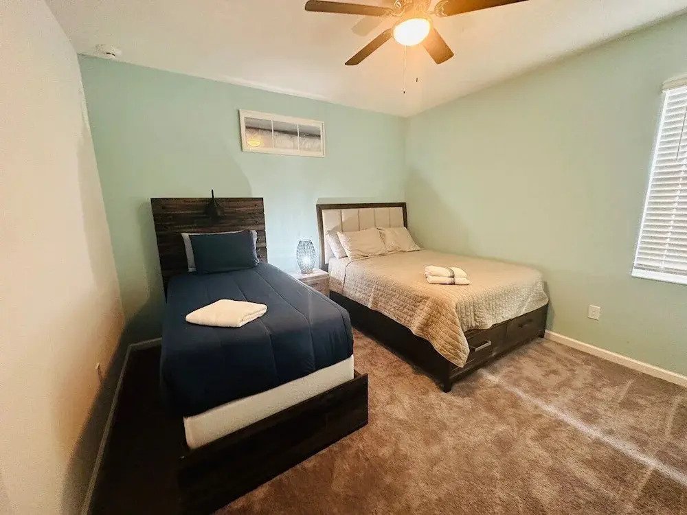 2473 Shanti · Deepsea World/15 Suites/sleep 30/oversize Pool&spa