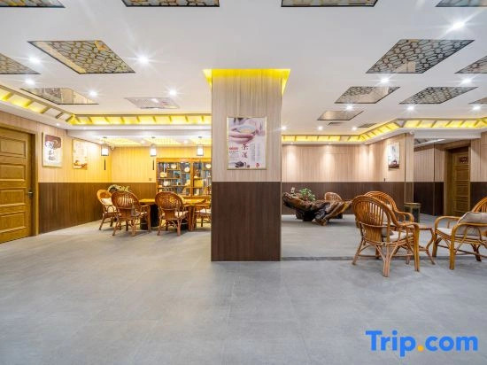Mingmen Grand Rezen Hotel (Kunlun Lake Hotan New Night Market)