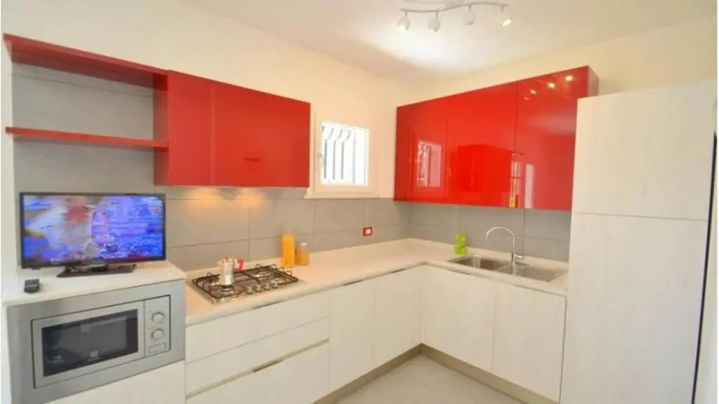Terraced house with private garden