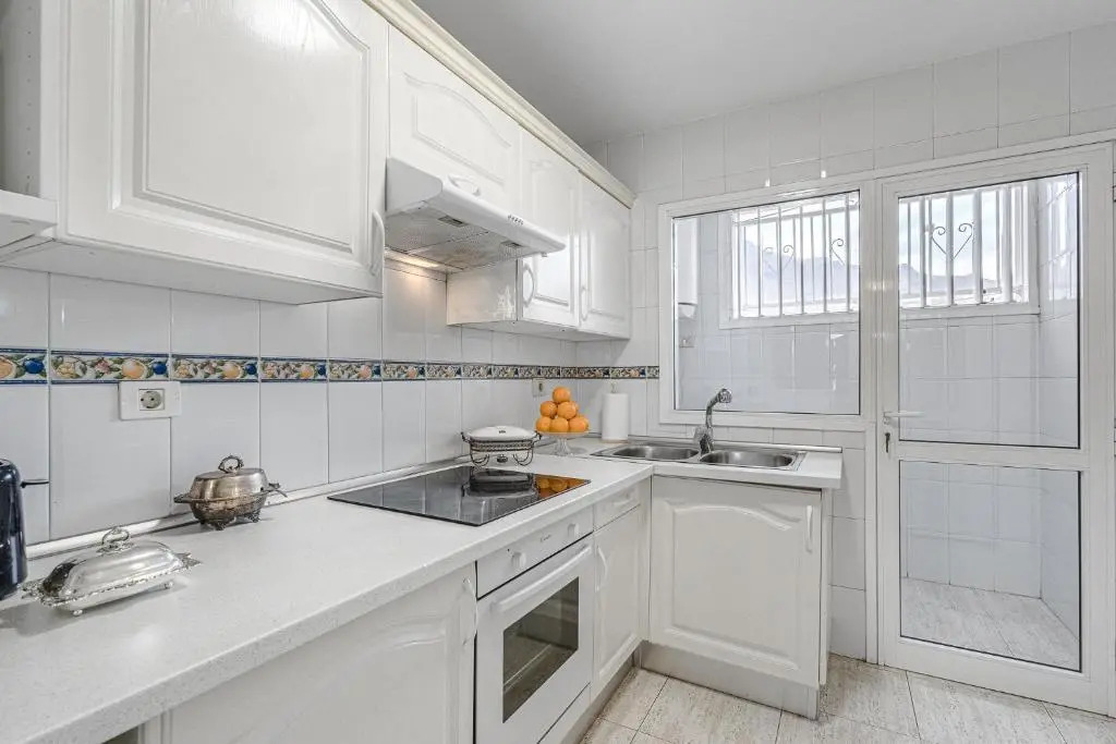 RED Large family apartment, three floors, 10 guests