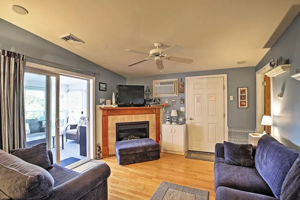 Wells Beach Cottage w/ Pool Access ~ 1 Mi to Coast