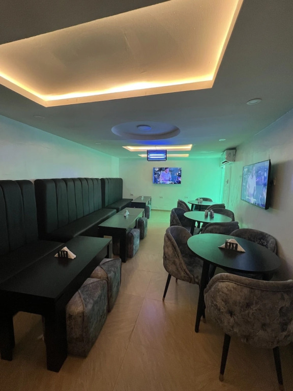 Thapunchline Apartments & Hotels