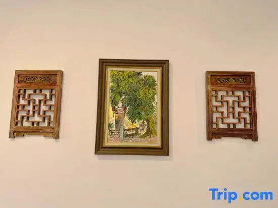 Tuyue Lakeview Homestay