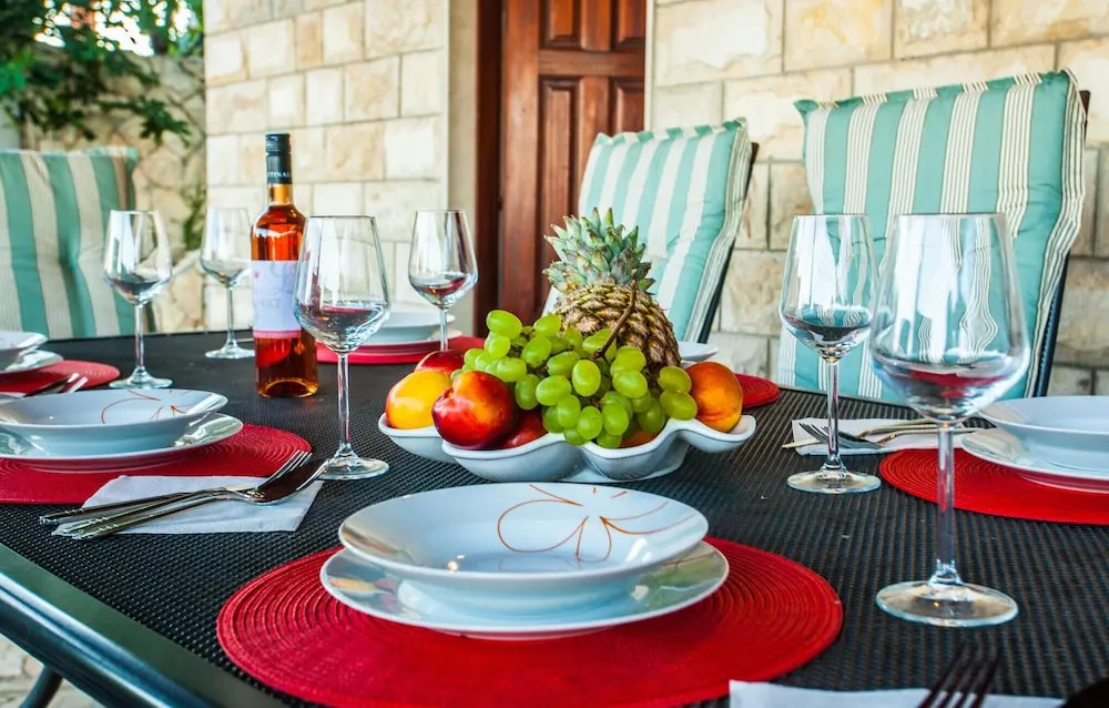 Awesome Home in Lokva Rogoznica With Wifi and 4 Bedrooms