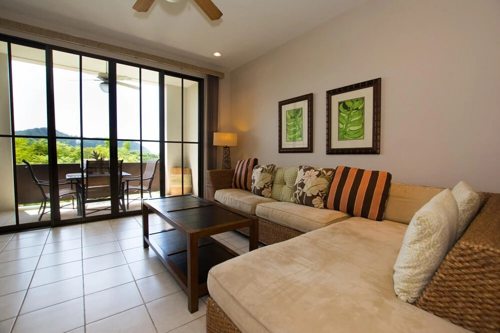 3rd-floor 2-bedroom Condo With Ocean View