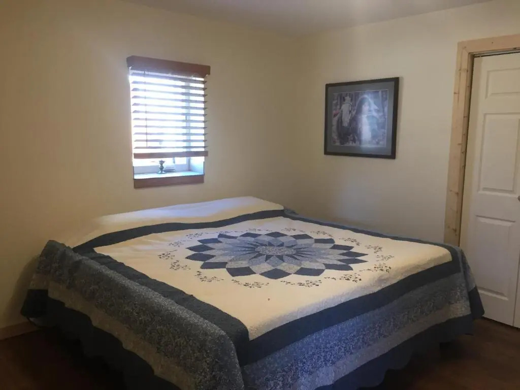 Creekside Downtown Vacation Suites, Only Adults 25 or older