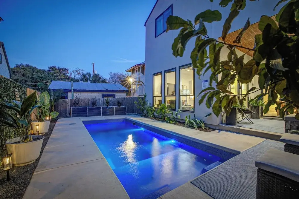 3 Mi to San Antonio River Walk: Gem w/ Heated Pool