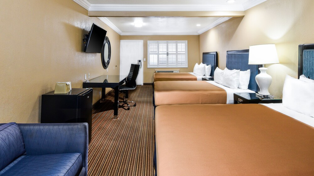 Hollywood Inn Express South