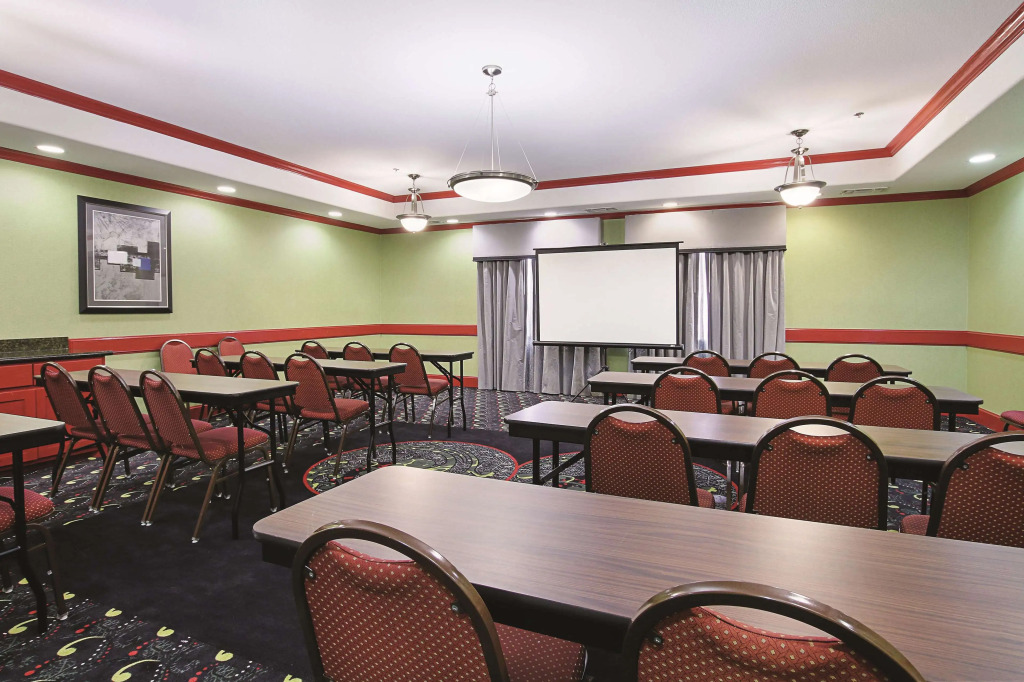La Quinta Inn & Suites by Wyndham South Dallas - Hutchins