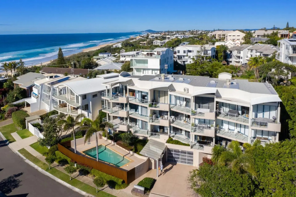 Unit 3 21 Park Generous and Comfortable Beachside Abode