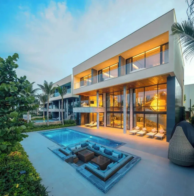 Golfers Paradise: Villa at World-class Course Edge