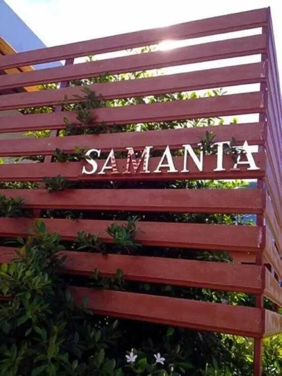 Samanta By The Sea