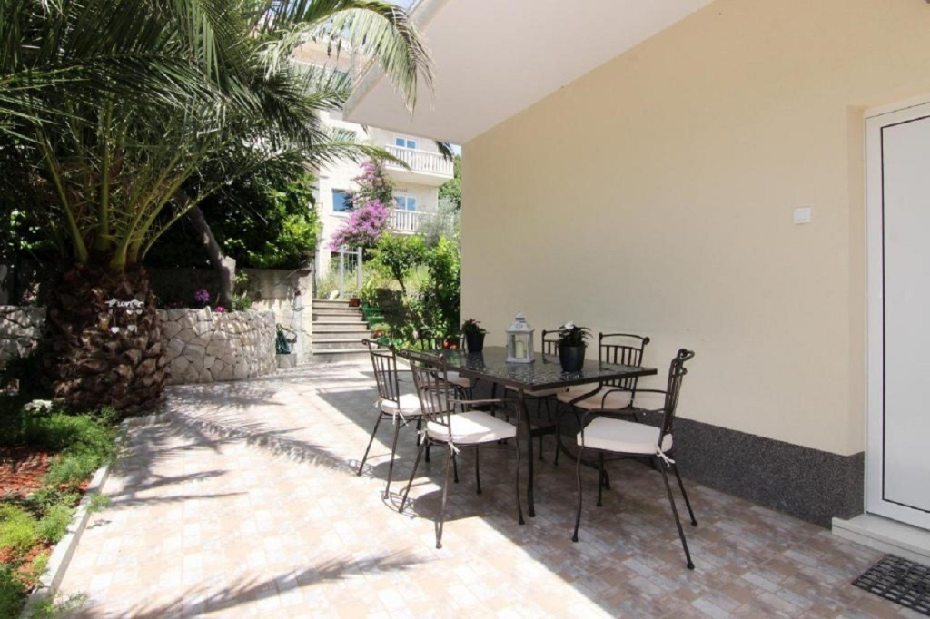 Apartment Anamarija - garden terrace : A1 Split, Riviera Split
