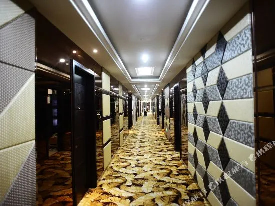 Liquan Business Hotel