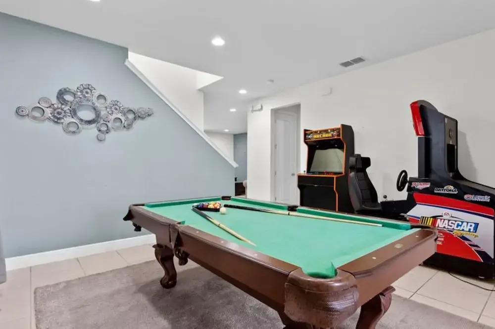 320-6-pc-pet Friendly 6 Bedroom Home With Game Room