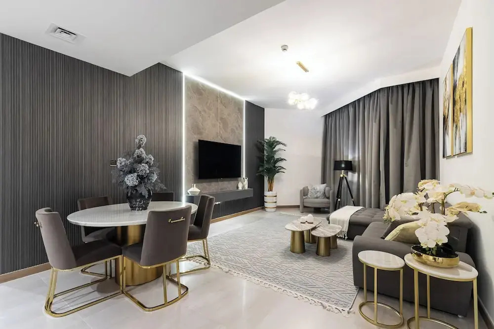 Simply Comfort Vacation Homes Rental in Missoni Top Floor with Sea, Canal and Burj Khalifa Views