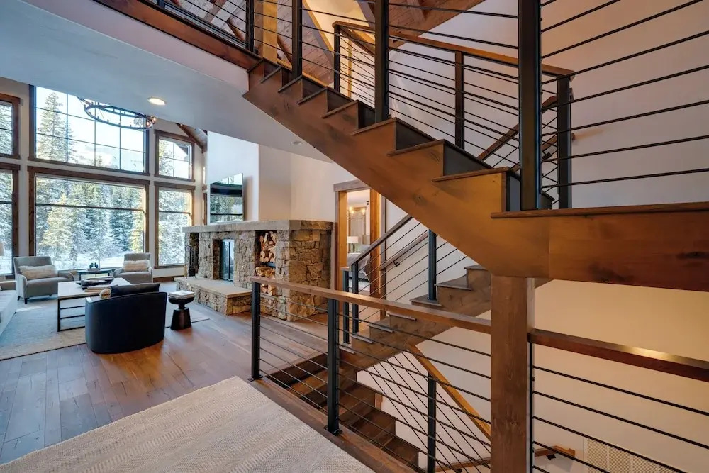 Custom Ski-in/out Chalet With Hot Tub & Wet Bars!