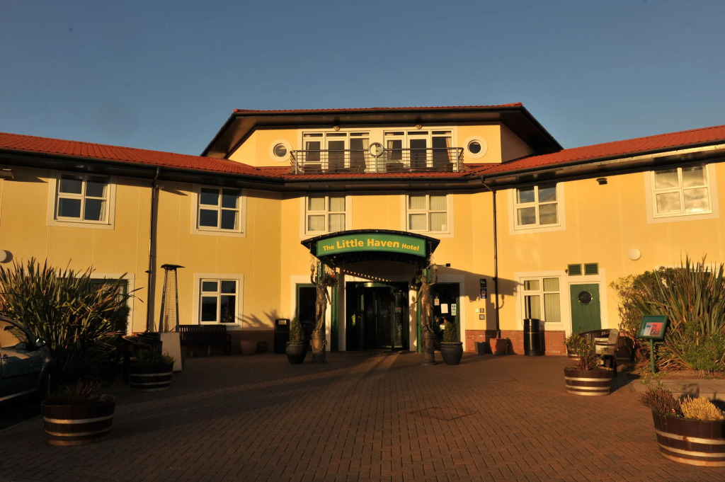 The Little Haven Hotel On The Beach