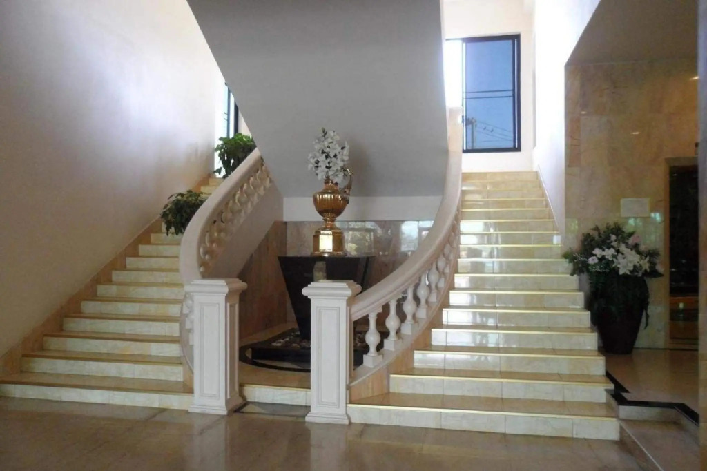 Kresident Hotel