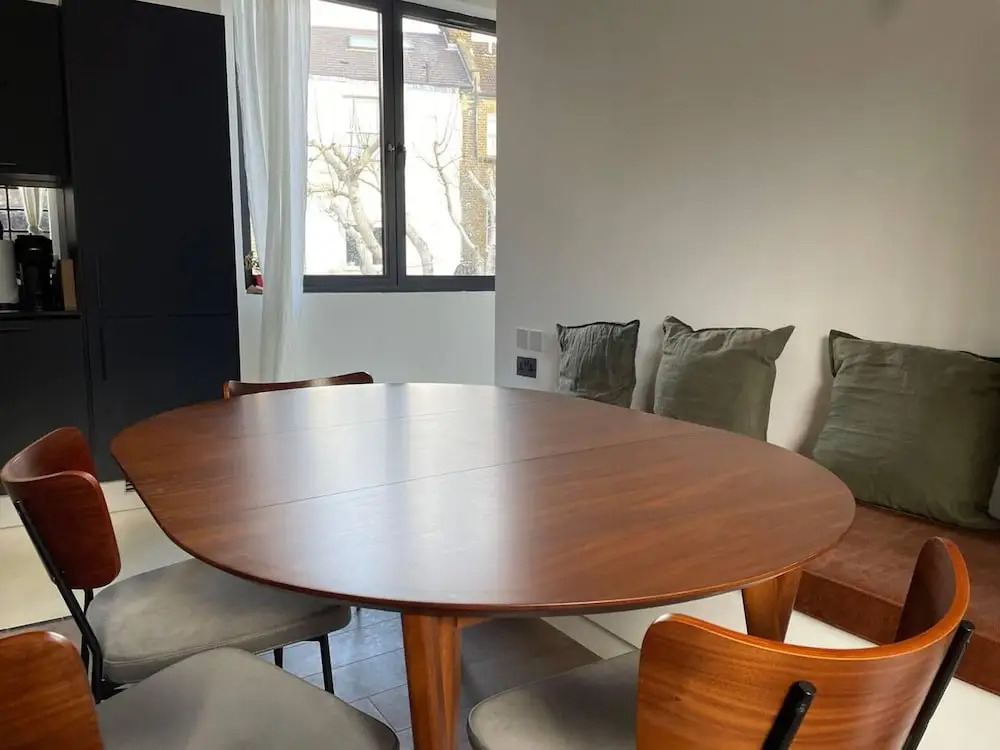 Design led Duplex Apartment in Buzzing Queens Park
