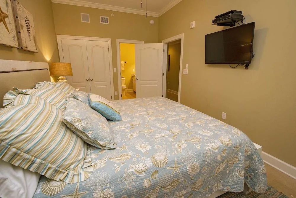 Phoenix West II 1402 3 Bedrooms 4 Bathrooms Condo