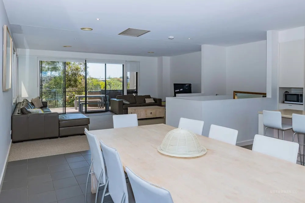 Stylish 4 Bedroom Condo