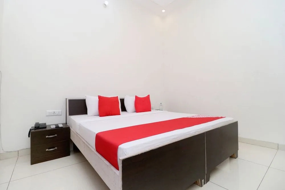 OYO 22097 Hotel Jd