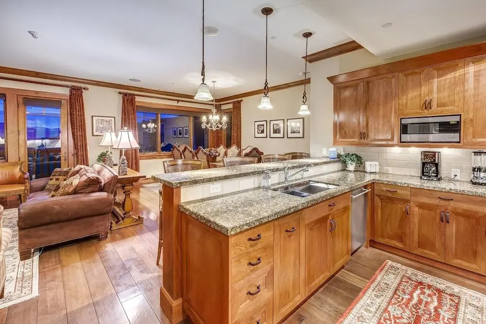 Hummingbird Retreat - Four Bedroom Townhome