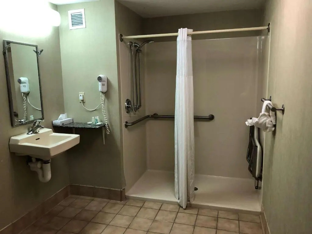 Quality Inn And Suites Skyways