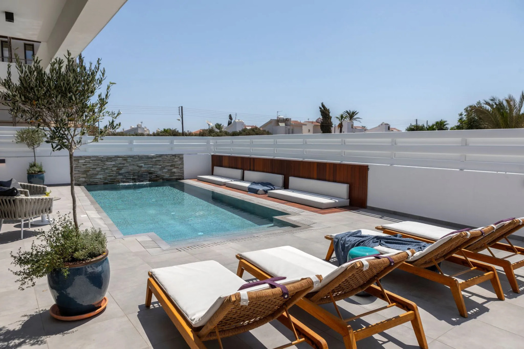 Chris Le Mare Gold Luxury Villa
