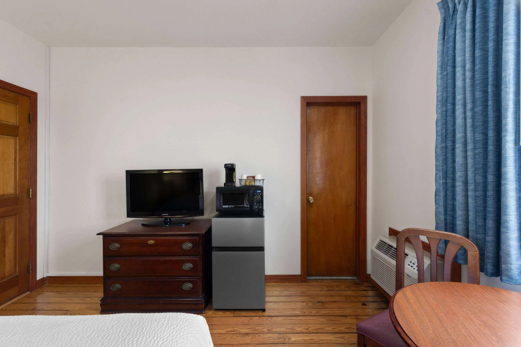 Days Inn by Wyndham Kill Devil Hills Oceanfront - Wilbur