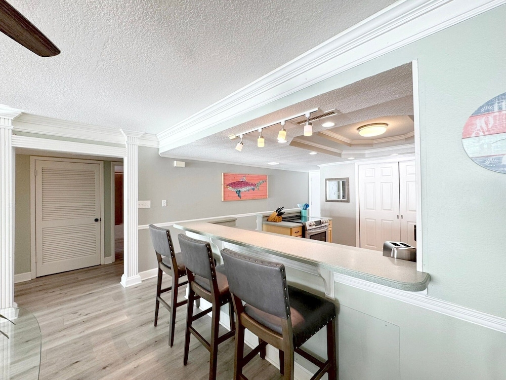 Shoreline Towers 3103 2 Bedroom Condo