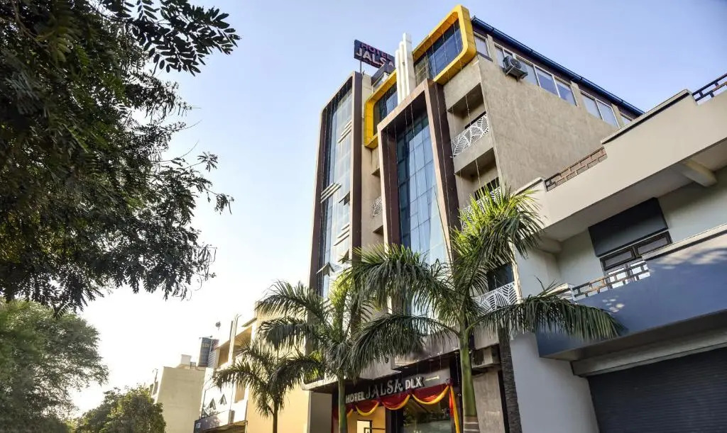 FabHotel Jalsa DLX