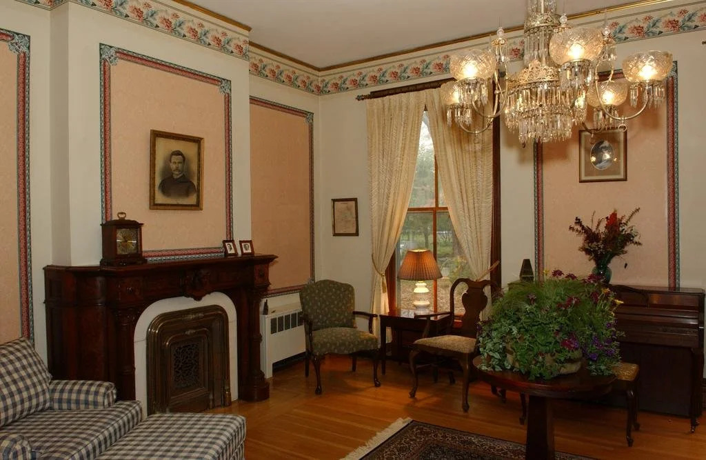 Chapin Park Bed & Breakfast