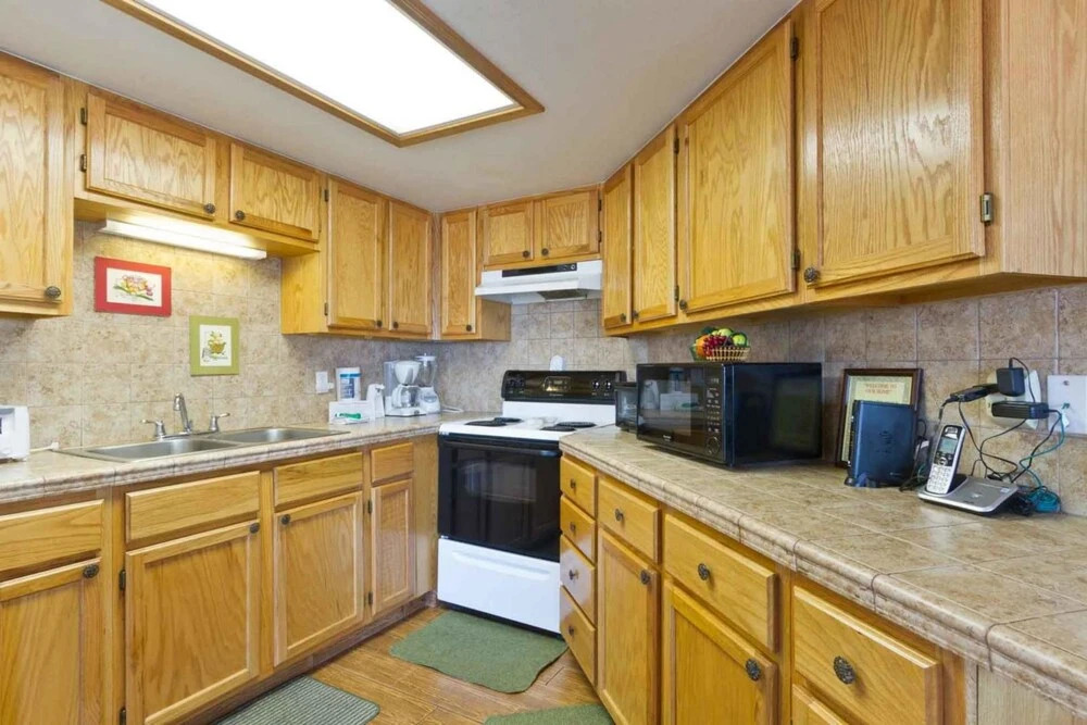 Aquarius Condominium 401