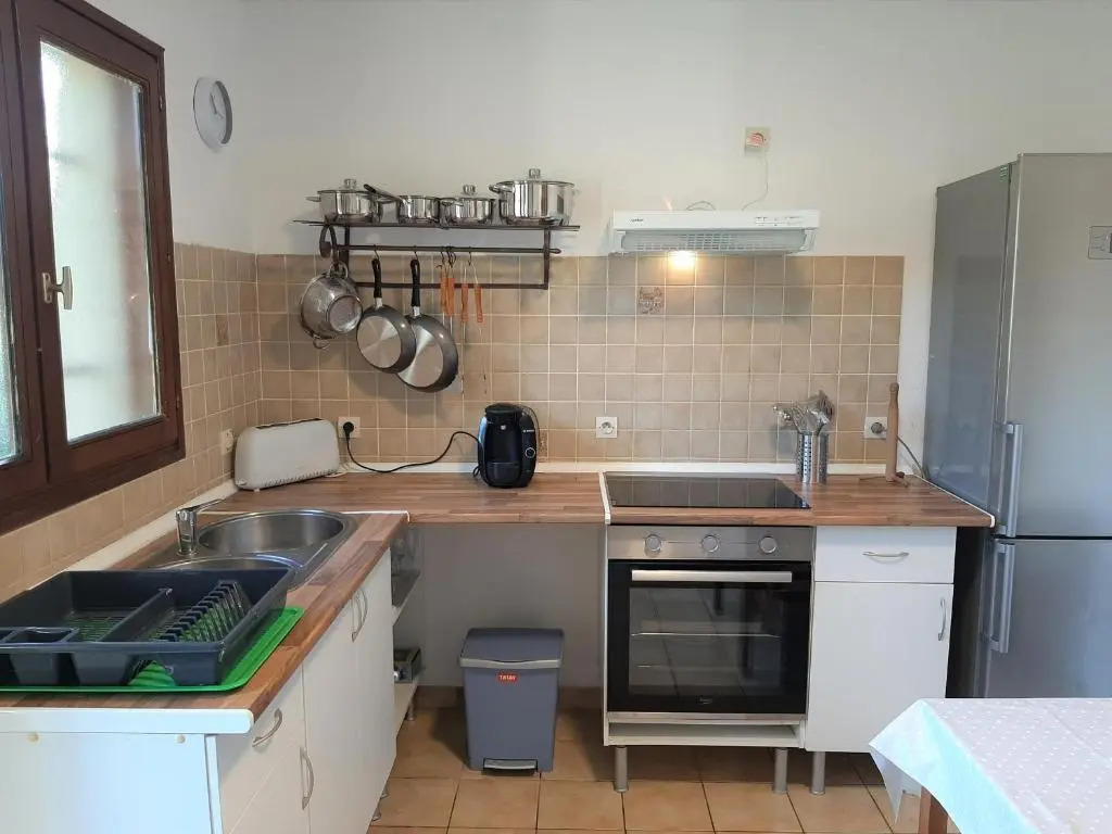 Maison familiale avec jardin, près de locéan dans un quartier calme - FR-1-239-820